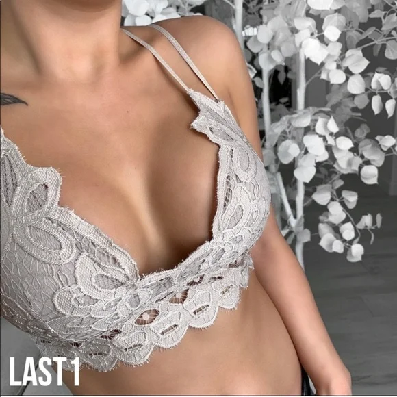 GARDENIA 2 // in Latte - Picture 1 of 2